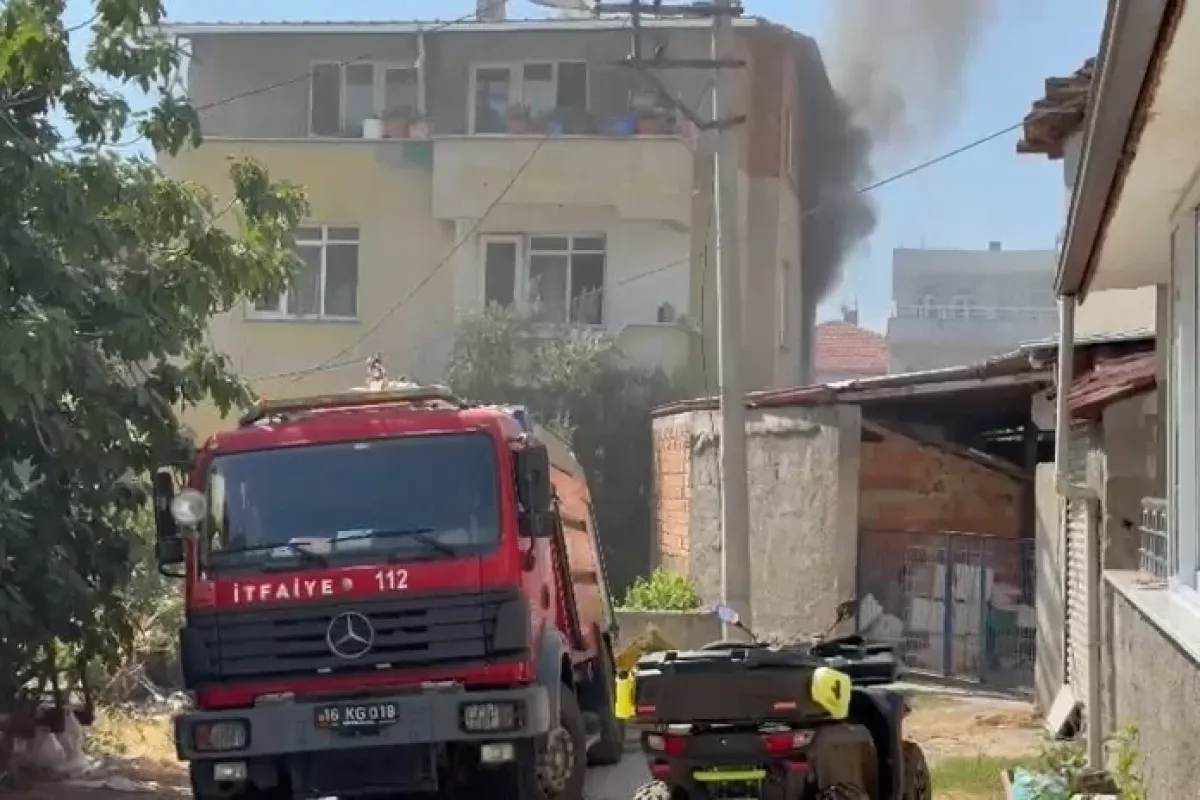 Yangında balkonda mahsur kalan yaşlı kadın kurtarıldı