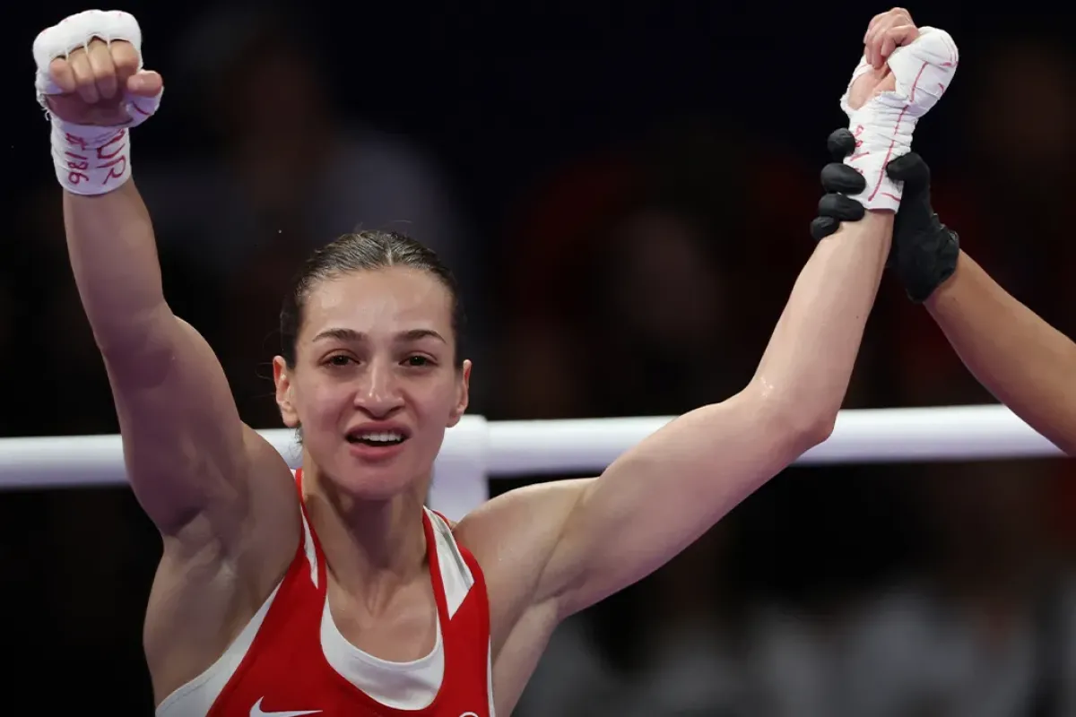 Buse Naz Çakıroğlu, Dünya Şampiyonası'nda Çeyrek Finale Yükseldi