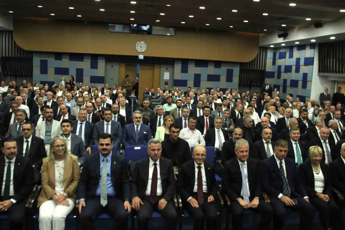 Bakan Şimşek, İzmir’de iş dünyasıyla buluştu
