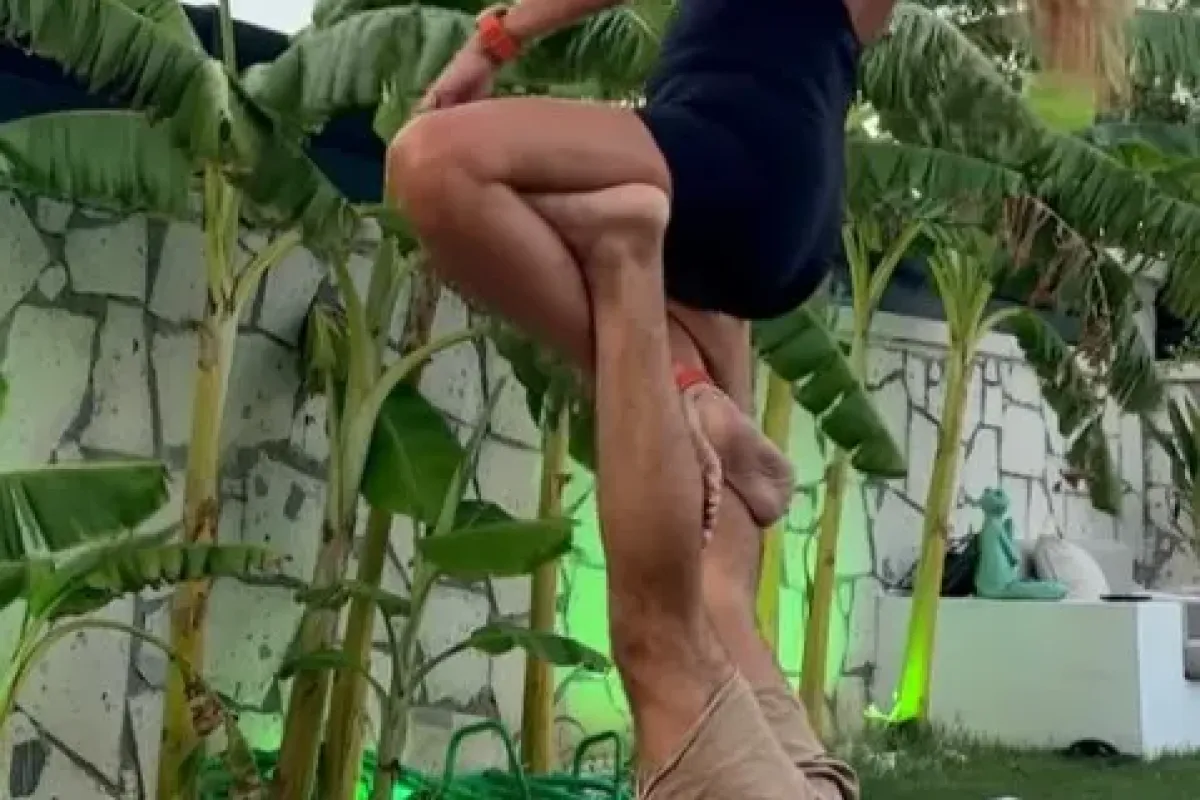Pınar Altuğ’dan yoga paylaşımı eleştirilerine yanıt geldi