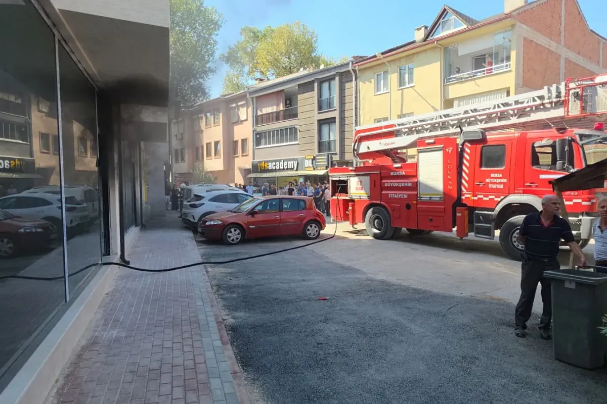 İnegöl'de işyeri yangını mahalleyi sokağa döktü!