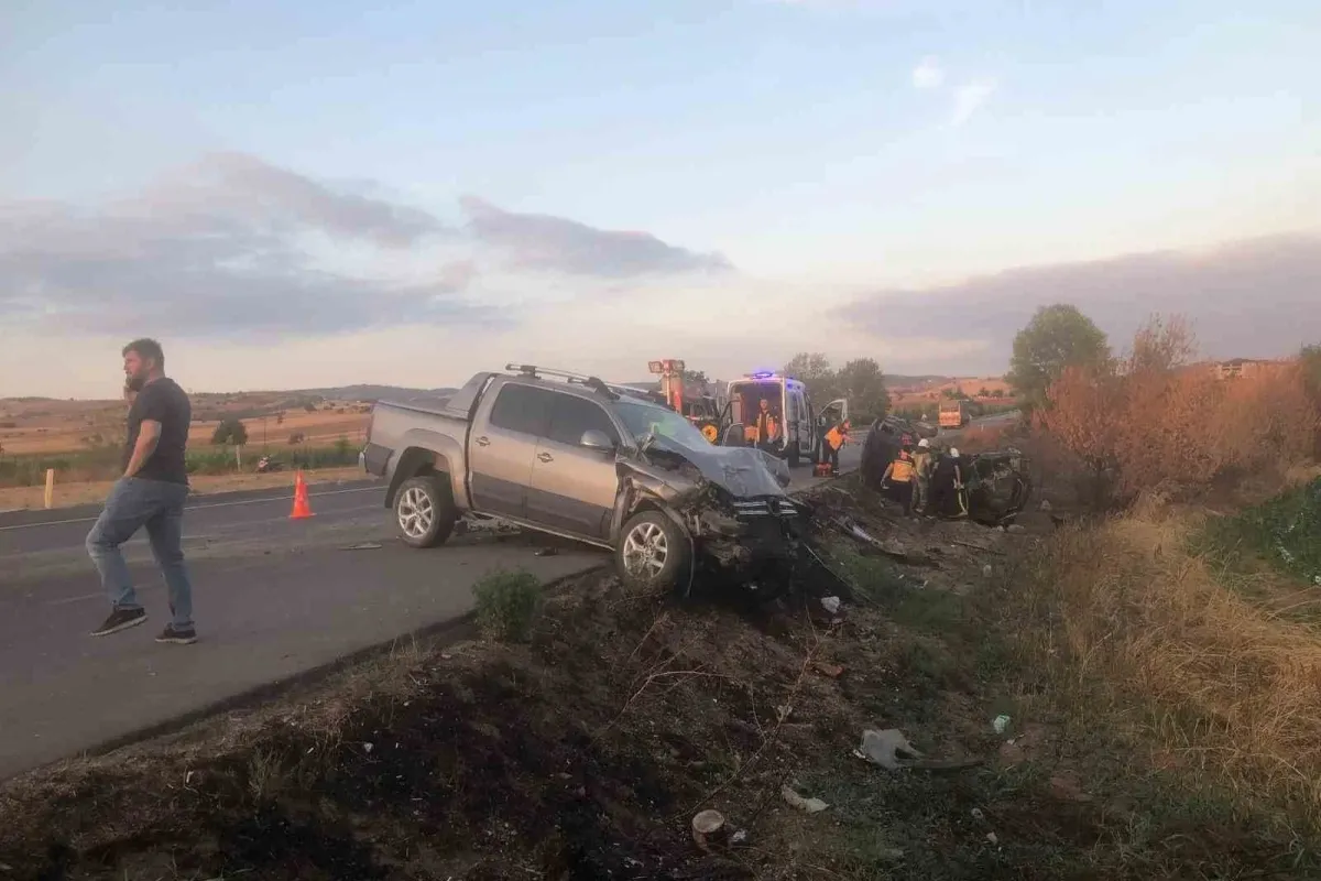 Bursa’da feci kaza: Eski belediye başkanı hayatını kaybetti, eşi ve 1 kişi yaralandı
