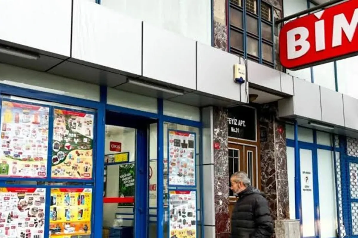 İnegöl'de BİM Şubelerinde var 9500 TL'ye ankastre set