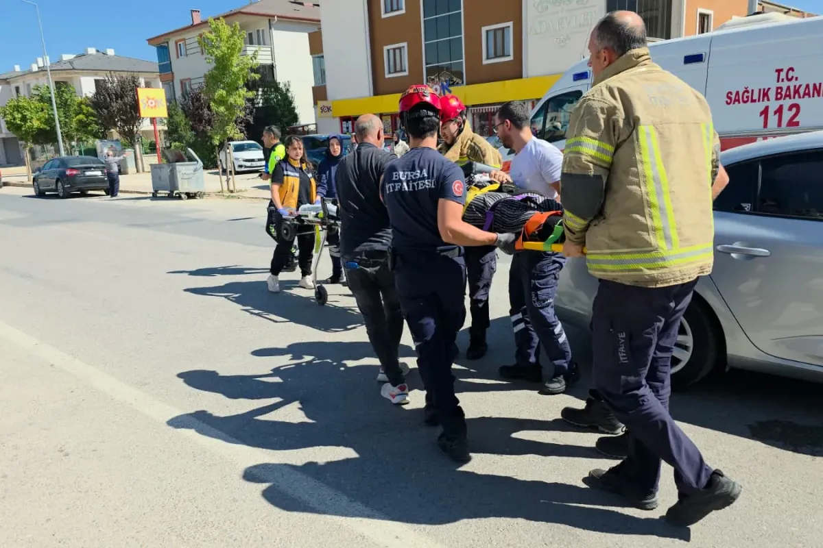 İnegöl'de aynı caddede 2. kaza! Çok sayıda yaralı