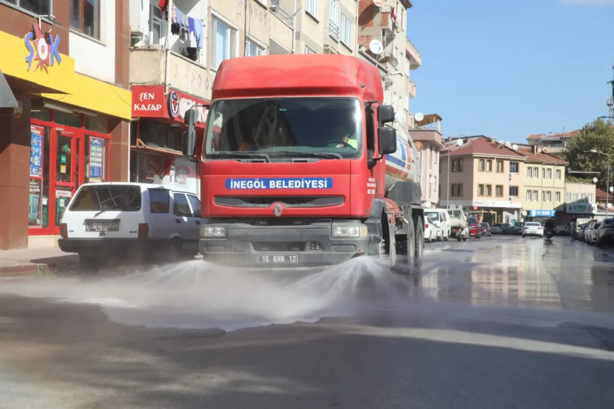 İnegöl halkı yaşlısından çocuğuna el ele verdi