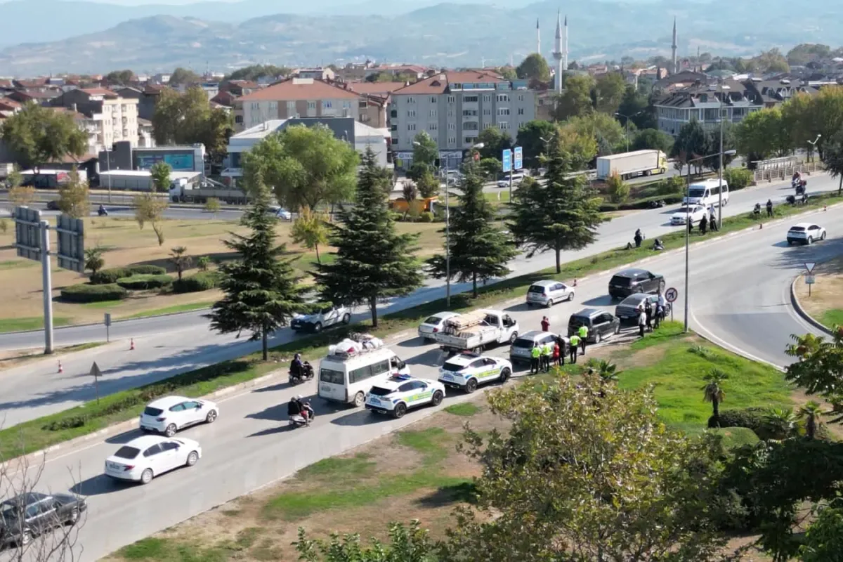İnegöl'de zincirleme kaza: 1 yaralı