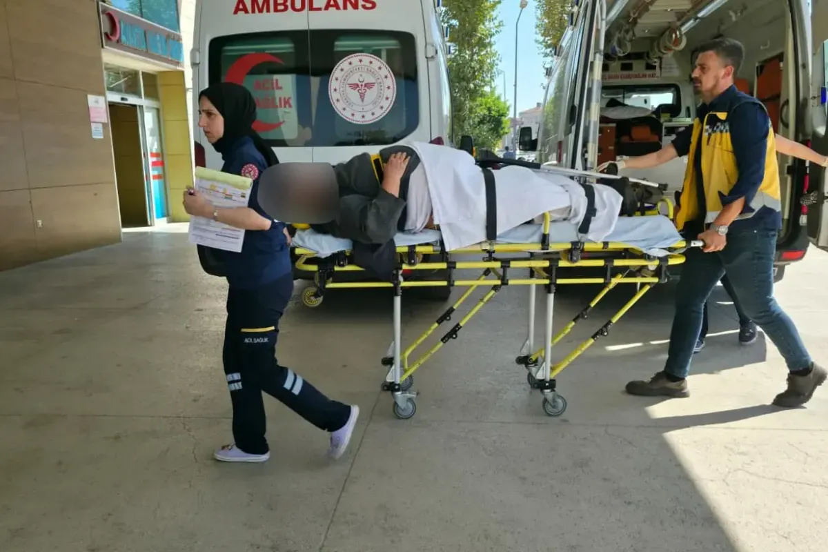 İnegöl'de feci şekilde tarlaya uçtu! Hastaneye kaldırıldı