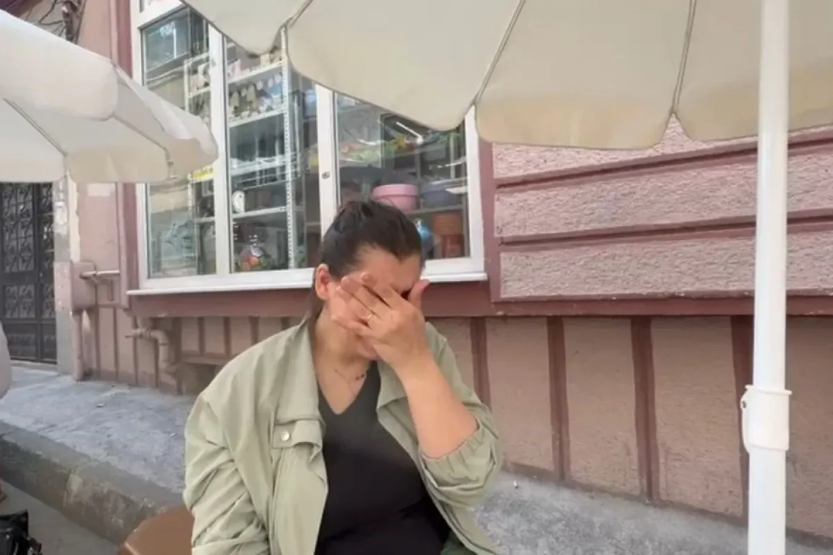 Bursa’da ilkokulda feci ihmal! Kapıya sıkışan çocuğun parmağı koptu
