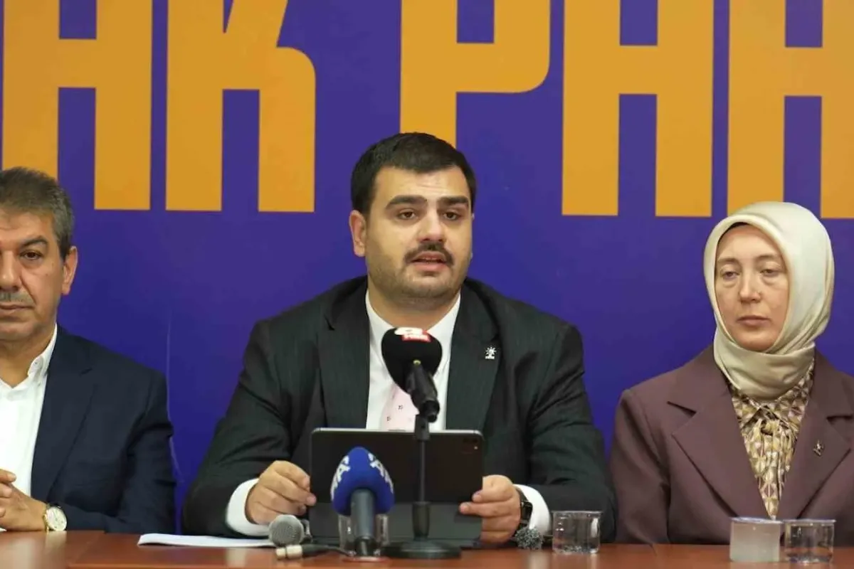 AK Parti Genel Sekreteri İnan: "İzmir’de bugün toplanmayan çöpleri, çöp dağlarını konuşuyoruz"