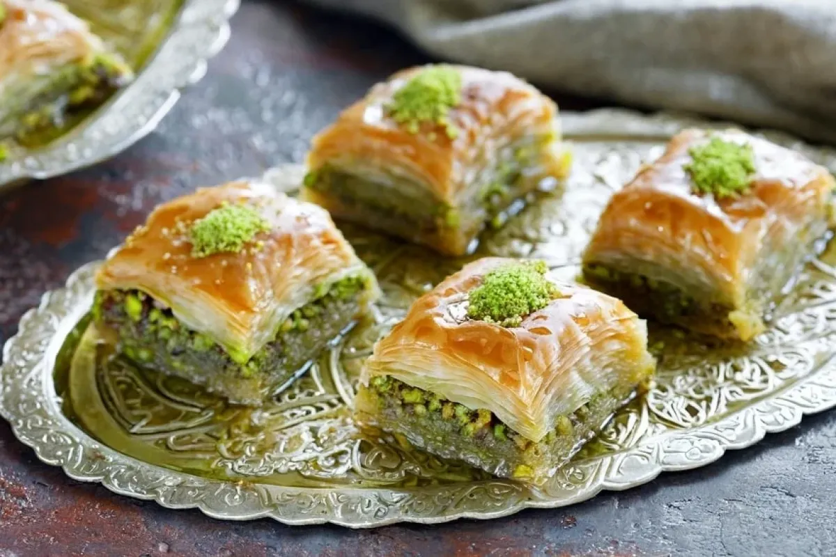 Ünlü baklavacılarda skandal! Bakın bize ne yedirmişler