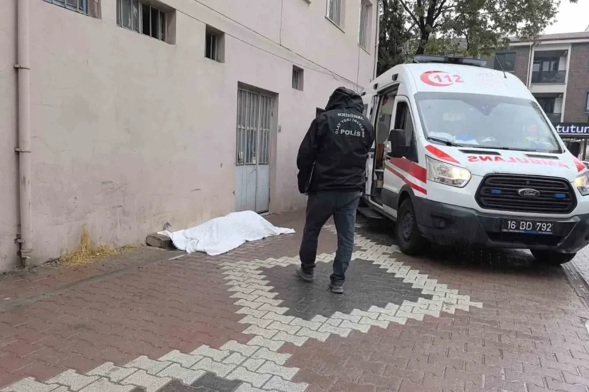 İnegöl'de acı olay! Yaşlı adam sokakta ölü bulundu