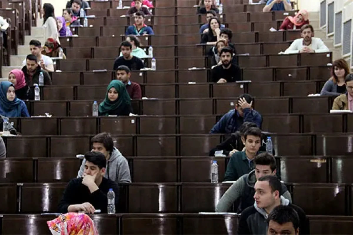 Üniversiteler 3 Yıla mı Düşüyor? YÖK Başkanı Canlı Yayında Açıkladı