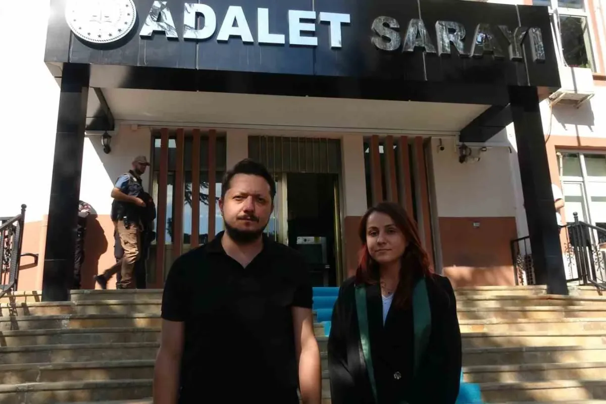 Mahkeme salonu karıştı: Eşi ve çocuğu ölen, duruşmada sinir krizi geçirerek izinsiz konuşan acılı baba dışarı atıldı