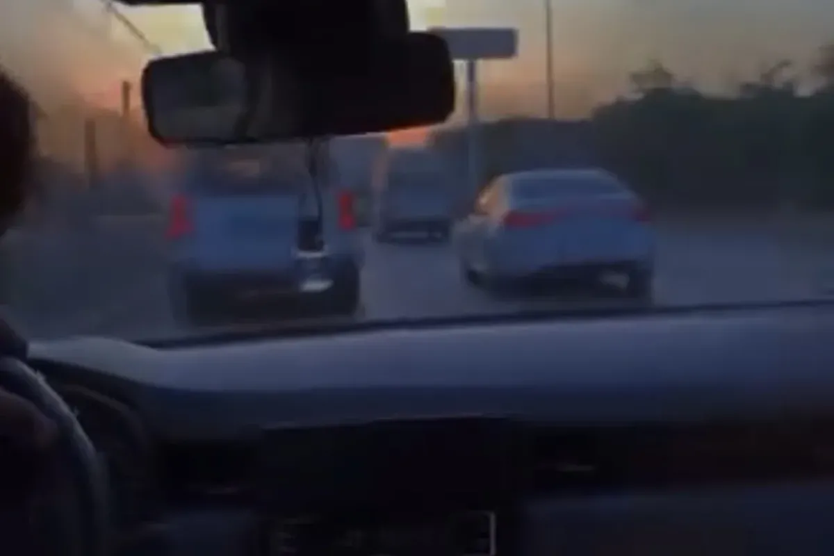 Makas atarak trafiği tehlikeye attı, o anları kayda aldırıp paylaştı