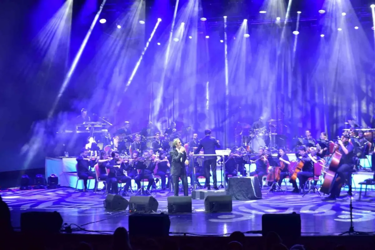 63. Uluslararası Bursa Festivali’nde Fettah Can rüzgarı