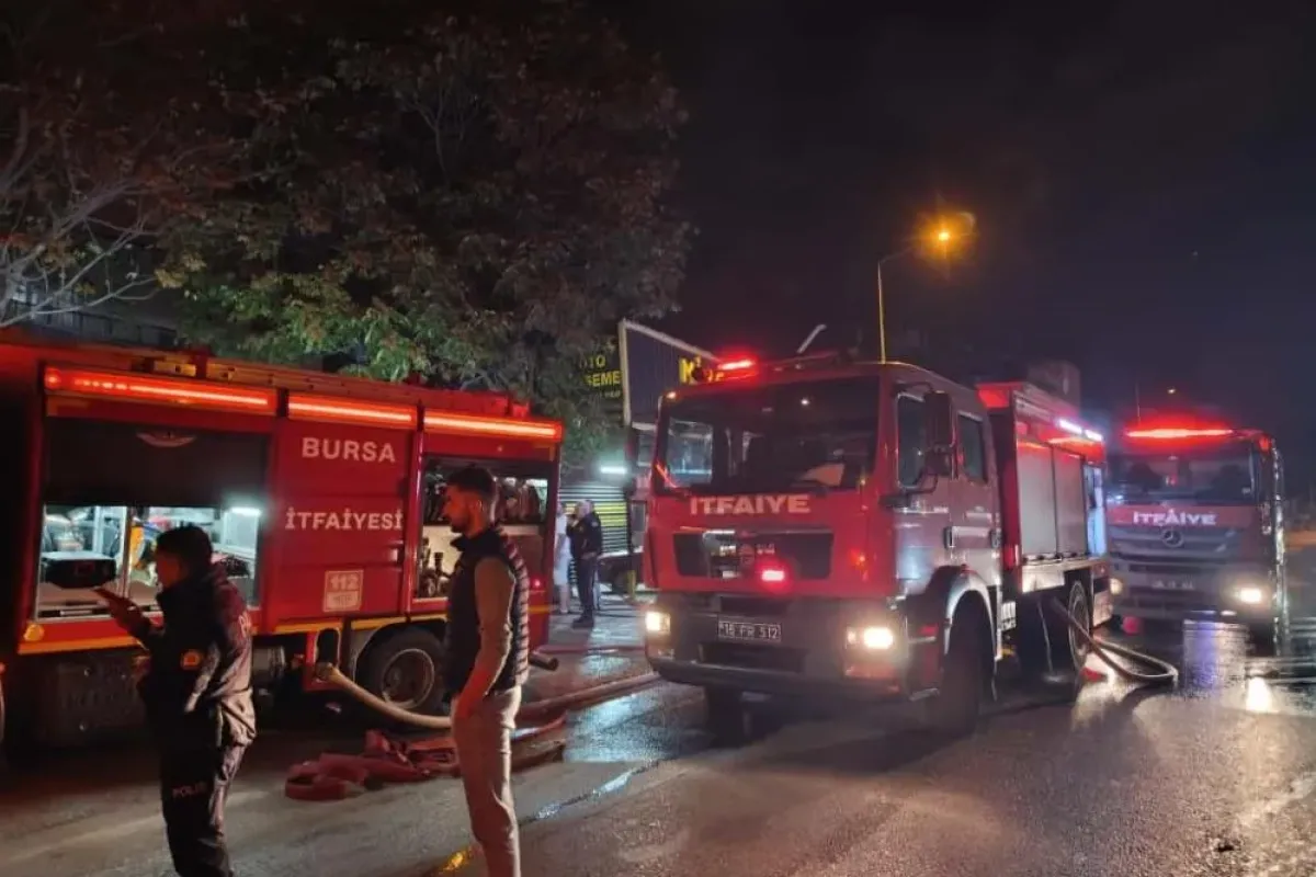 Tam 4 iş yeri alev alev yandı