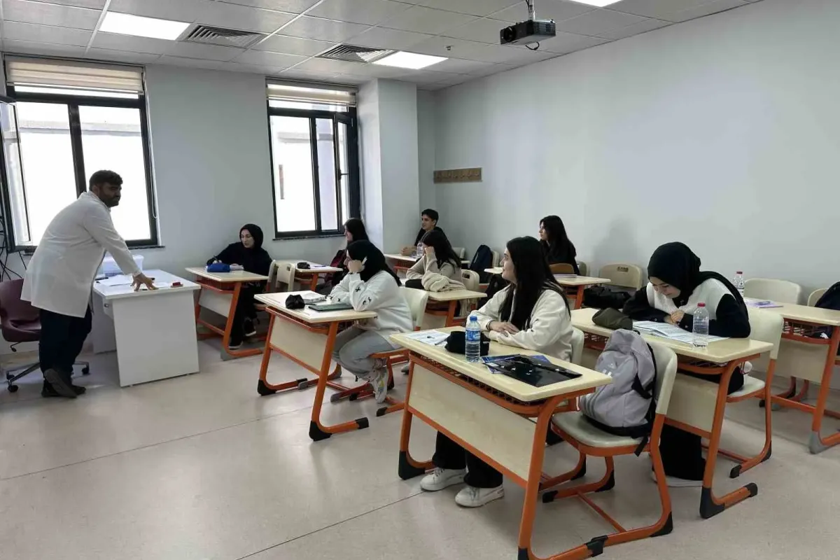 Çayırova’da üniversiteye hazırlık kursları başladı