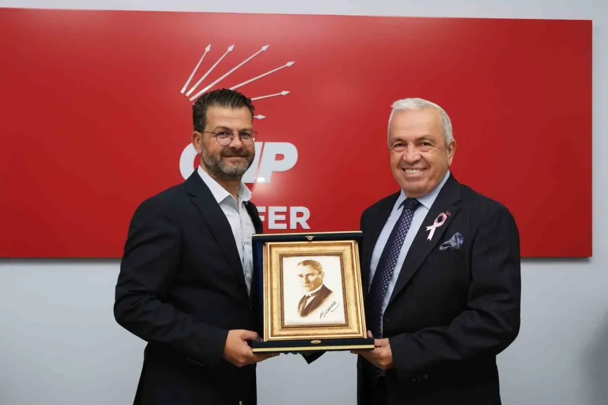 Başkan Şadi Özdemir’den CHP Nilüfer İlçe Yönetimine hayırlı olsun ziyareti