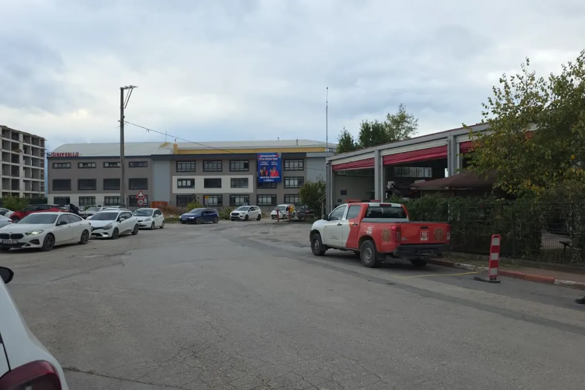 İnegöl'de trafik acil itfaiyeye geçit vermiyor