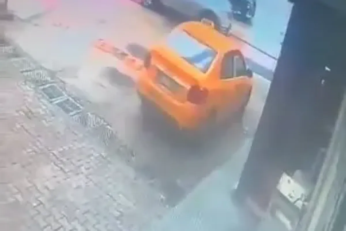 İki korkunç kaza anı kamerada: 1'i ağır 2 yaralı
