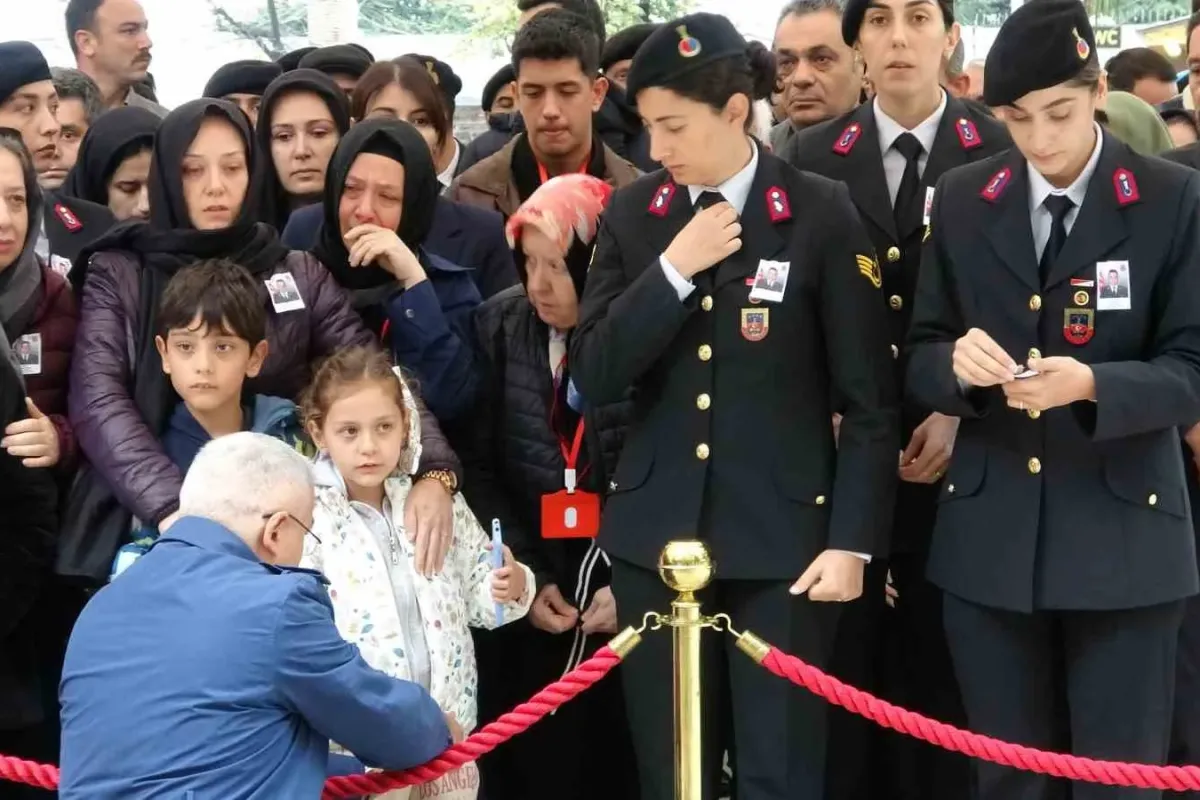 Şehit Olan Babasını Son Yolculuğuna Uğurlandı
