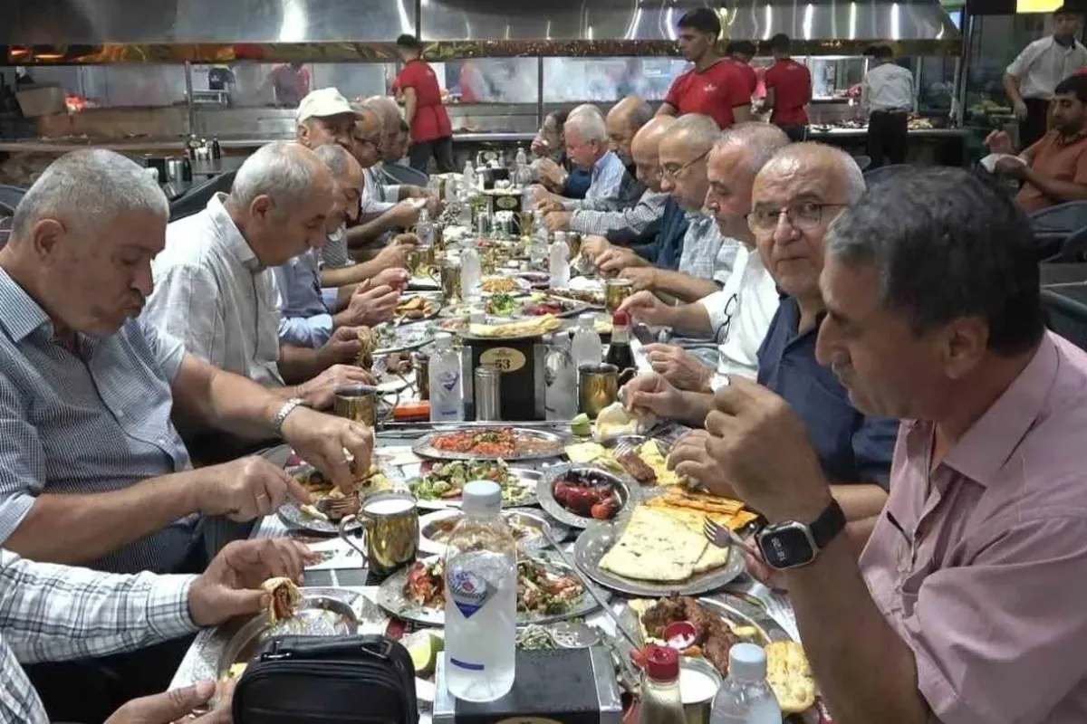 Diyarbakır’da 45 yıl önce askerlik yaptılar, Adana’da buluştular