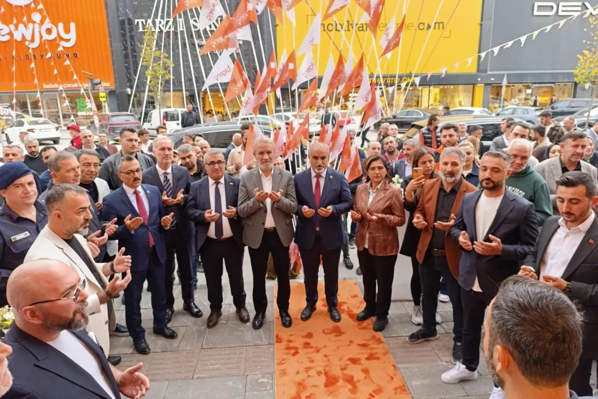 BİGENÇ 41. mağazasını Ertuğrulgazi Caddesi'nde açtı