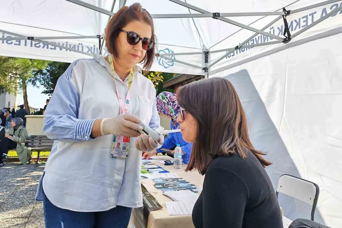 Mobil ekipler vatandaşları sigara bırakmaya teşvik ediyor