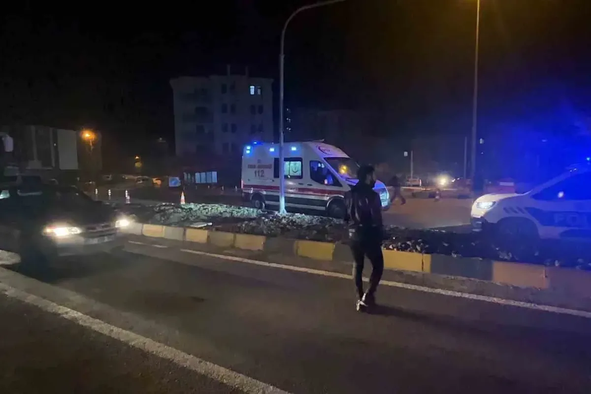 Bartın'da Sivil Polise Otomobil Çarptı: Yaralanan Polis Hastaneye Kaldırıldı