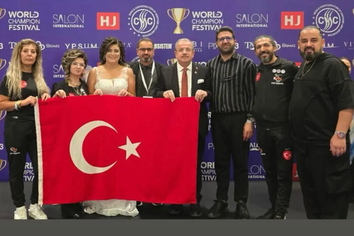 Türk Berber ve Kuaförler Dünya 3. Lüğünü Kutluyor