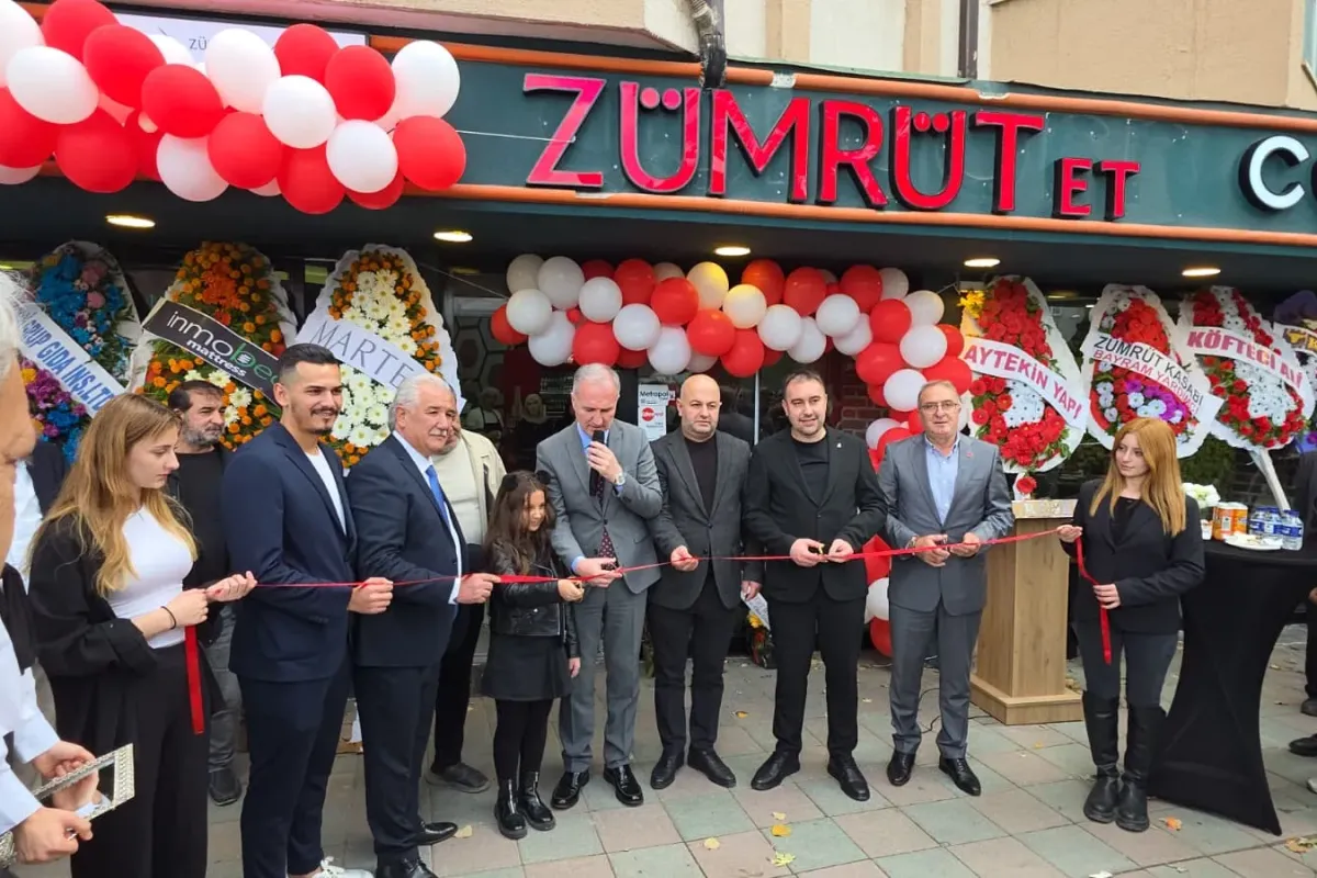 Zümrüt Et Cağ Kebap İnegöl'de törenle açıldı