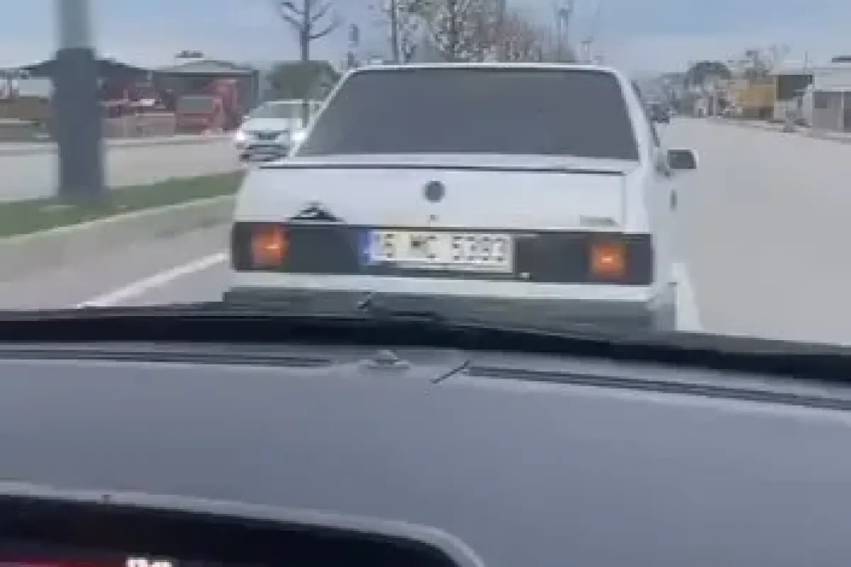 Bursa’da bir otomobil tartıştığı sürücünün önünü kesti