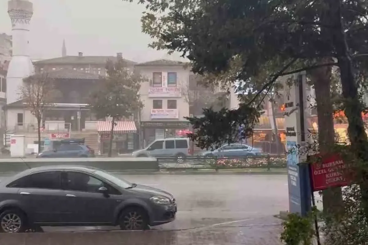 Bursa hasretle beklediği yağmura kavuştu
