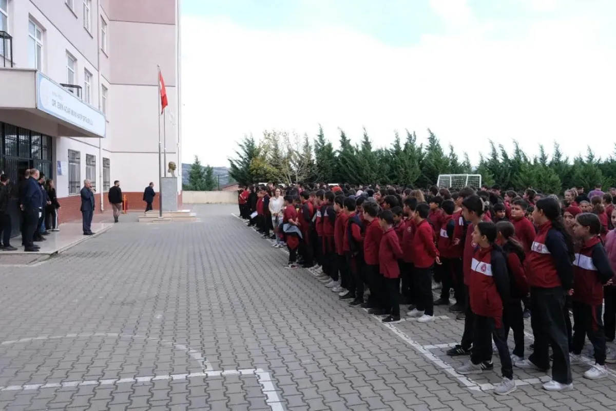 Dr. Emin Acar İmam Hatip Ortaokulu’ndan Gazze’ye Yardım Eli