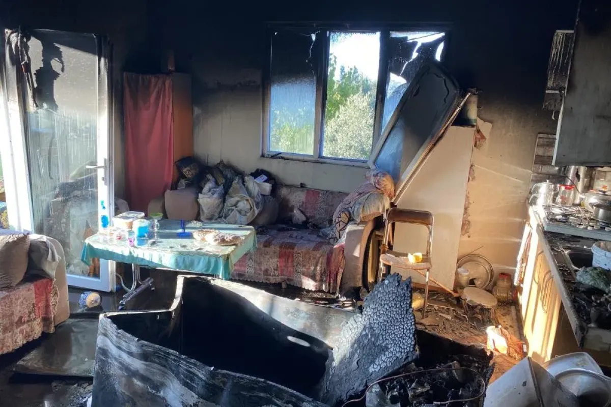 Korkutan yangında mutfak küle döndü! 2 kişi hastaneye kaldırıldı
