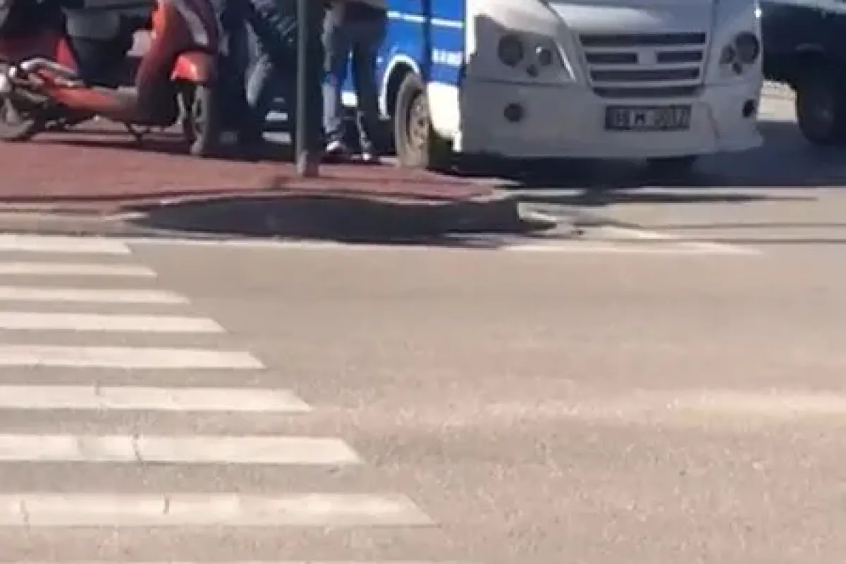 Trafikte yumruklar havada uçuştu