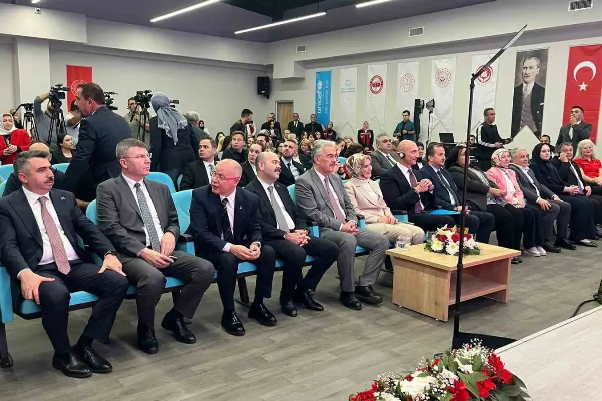 Bakan Göktaş: "Her çocuk keşfedilmeyi bekleyen bir dünyadır"