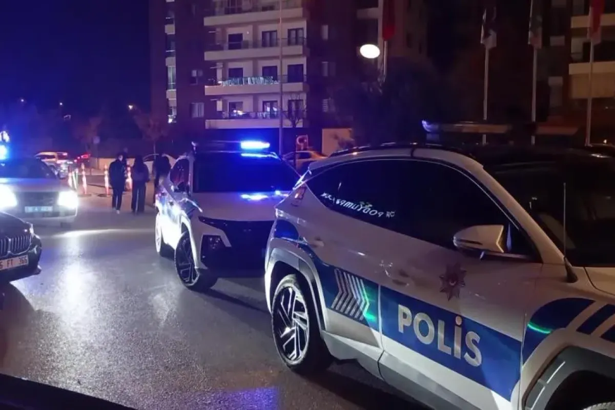 Silahını göstererek bekçileri tehdit etti!