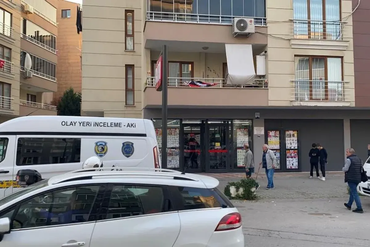 Eski eşini çalıştığı markette bıçakladı