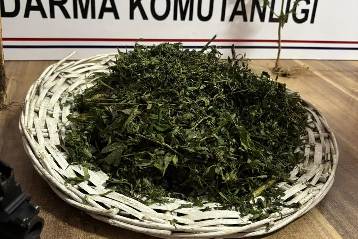 İnegöl'de dev baskını! Evden cephanelik çıktı