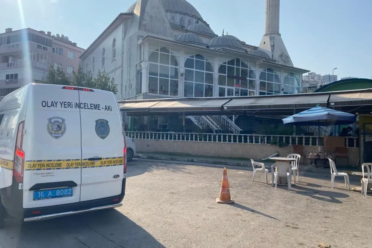 Cami tuvaletinde ölü bulundu