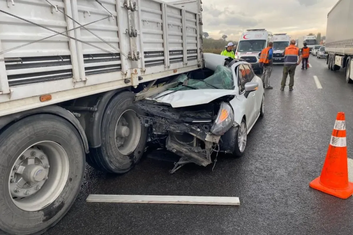İnegöl'de feci kazada "Sakin ol anne ölmedik!" sözleri yürekleri sızlattı: 3 yaralı