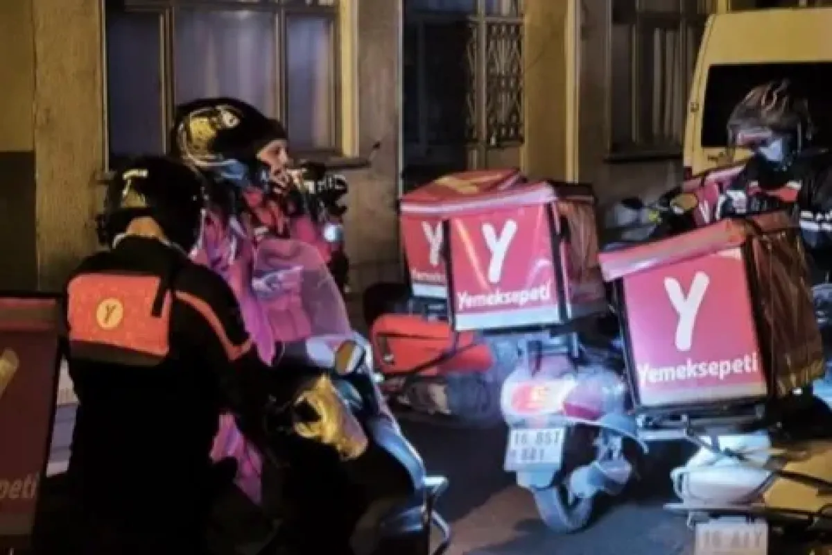 İnegöl’de Hayalet Sipariş Şoku! Mahalleye Aynı Anda Onlarca Kurye Geldi