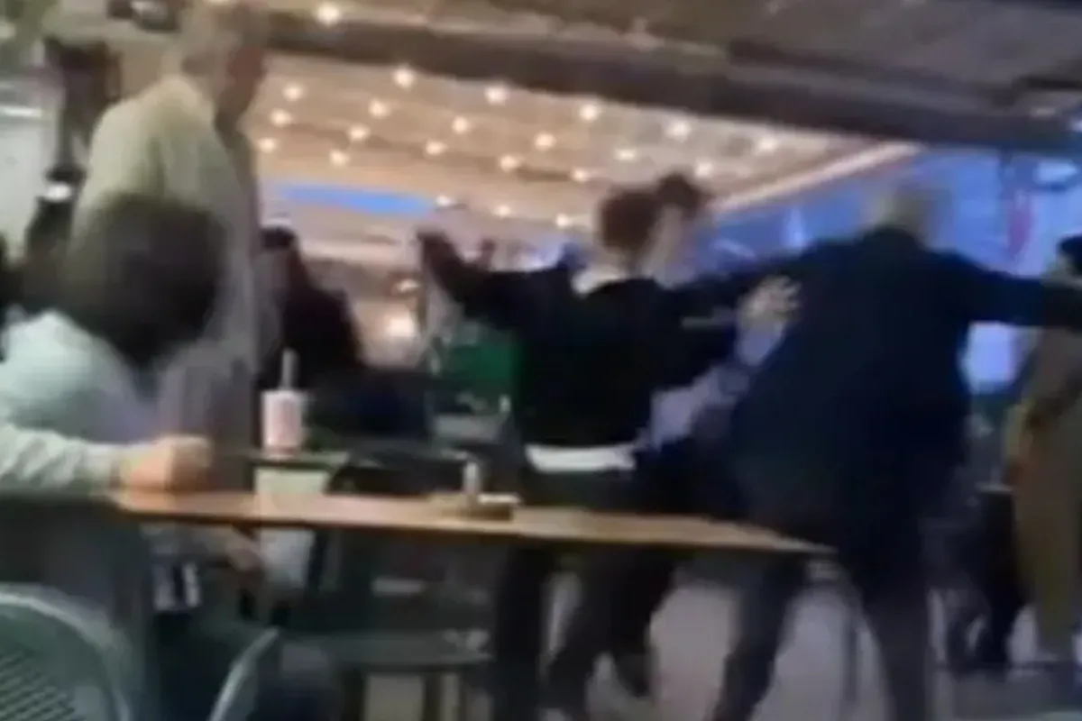 Tekme ve yumruklar havada uçuştu