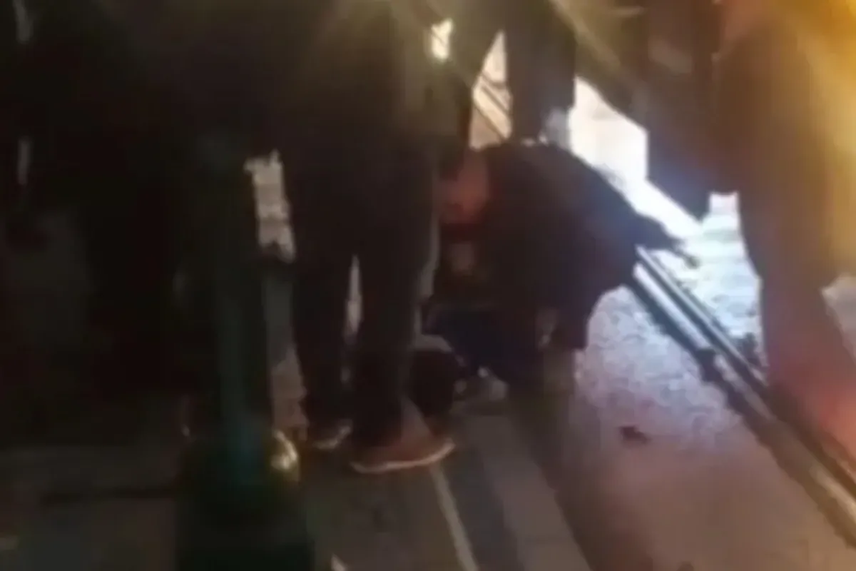 9 yaşındaki çocuğa minibüs çarptı