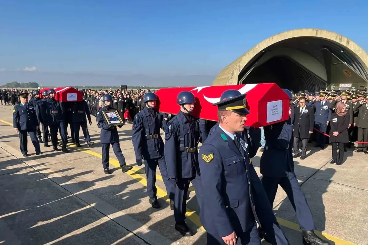 Bursalı şehitler Yenişehir Havalimanı’na getirildi