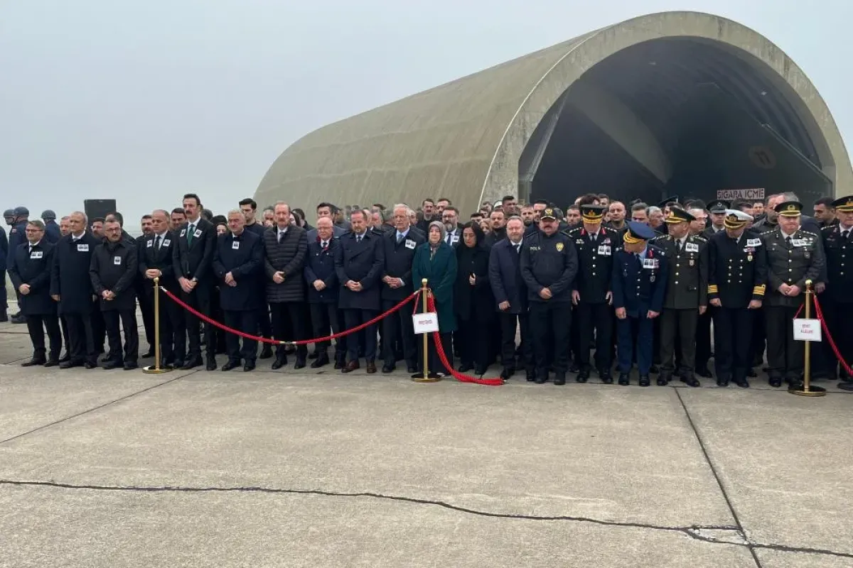 Bursalı şehitleri taşıyan uçak sis nedeniyle pas geçti