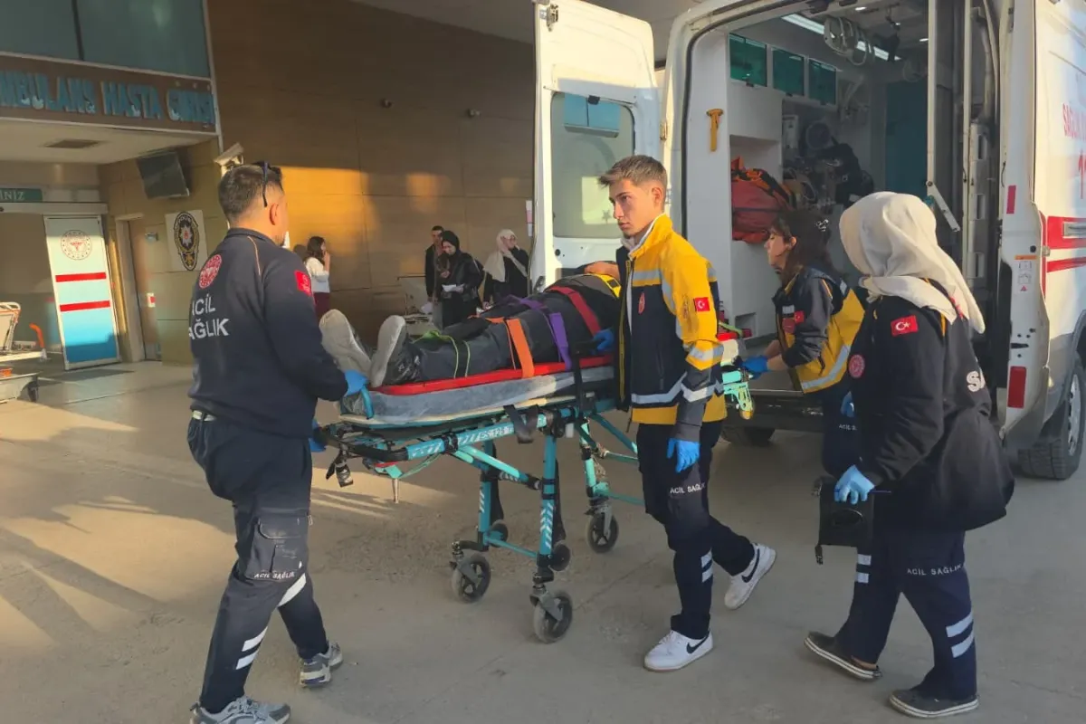 Mahmudiye Mahallesi'nde Hafif Ticari Araç ile Cip Kaza Yaptı: 1 Yaralı