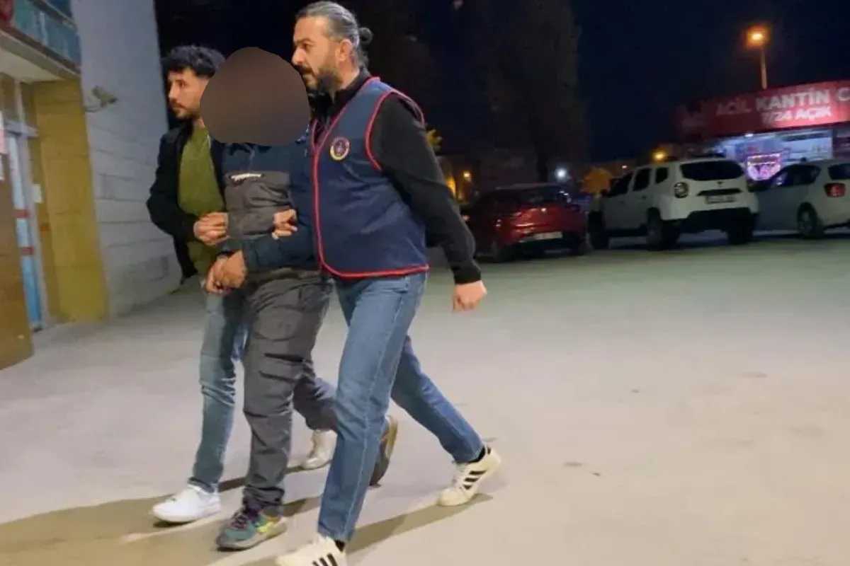 Uyuşturucu taciri İnegöl'de otobüste yakayı ele verdi