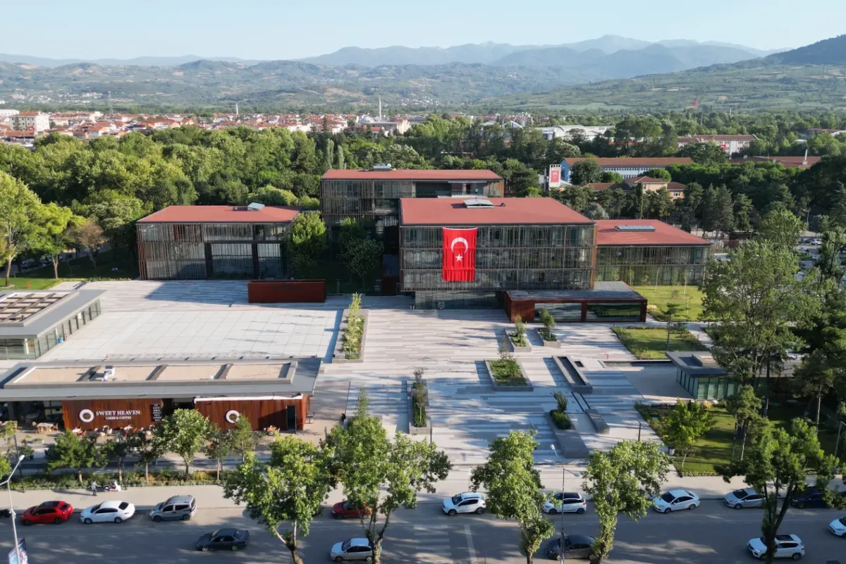 İnegöl Belediyesinden bin öğrenciye maddi destek